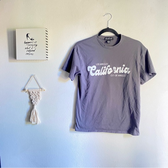 Tee // - Picture 2 of 3